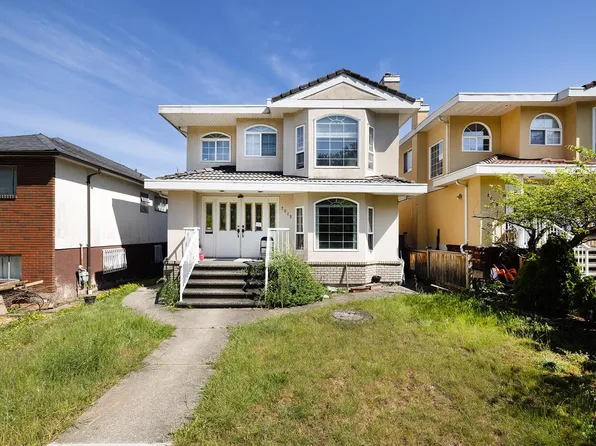 2613 Parker St, Vancouver, BC V5K 2T5