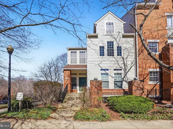 1365 Garden Wall Cir #703, Reston, VA 20194