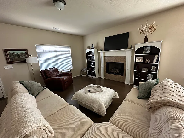 3712 Glenwood Springs St — Photo 46