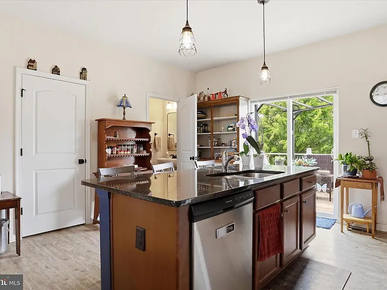 185 Magellan Dr — Photo 14