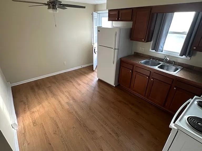 1268 N Chapel St — Photo 1