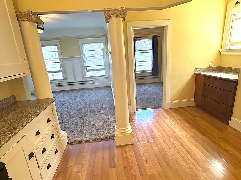 524 Georgia St #304 — Photo 9