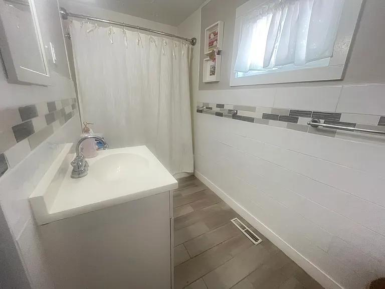 8 Lincoln St #1 — Photo 2