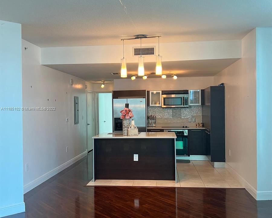 1st image of 1900 N Bayshore Dr APT 2510