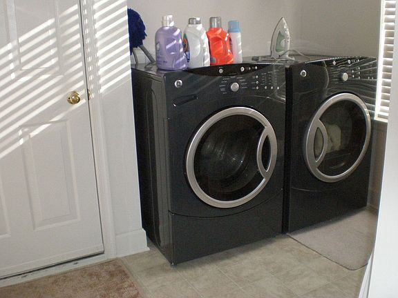 GE Washer and Dryer