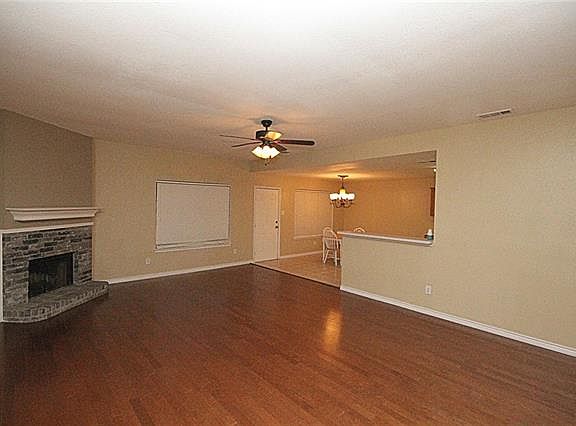 3rd image of 701 Rowdy Dr