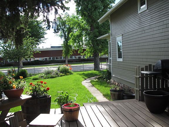 Looking toward 4th S