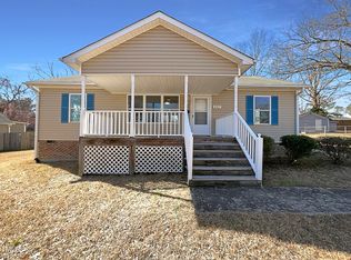 207 Lawrence St, Fuquay Varina, NC 27526