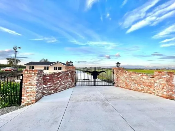 9851 E Mariposa Rd, Stockton, CA 95215