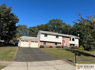 4 Dewey Ct, Piscataway, NJ 08854