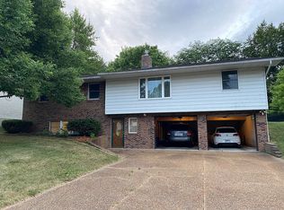 145 Sunray Dr, Highland, IL 62249