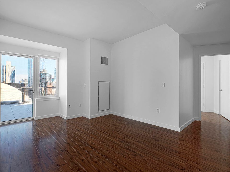1st image of 7 Dekalb Ave APT 5S