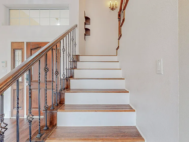 13612 Vic Rd NE — Photo 25