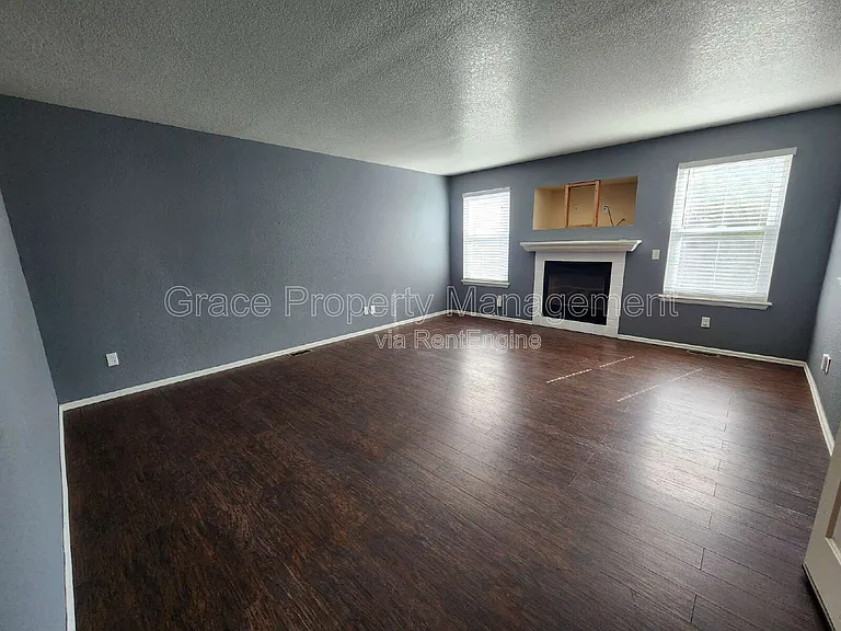 327 W 116th Pl — Photo 6