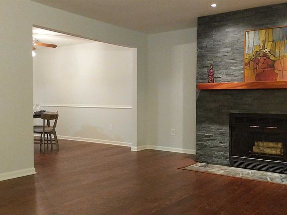 2nd image of 301 Chestnut Dr
