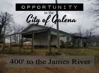 305 Oak St, Galena, MO 65656