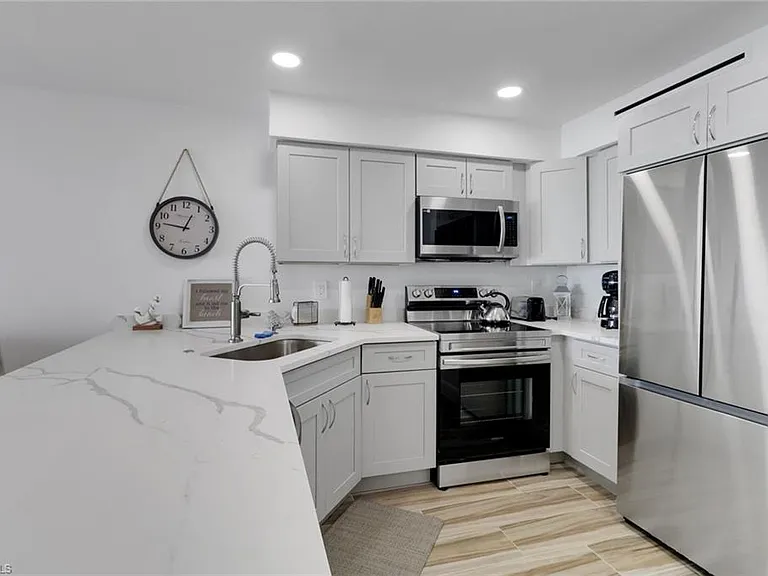 25850 Hickory Blvd #102 — Photo 9