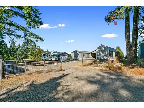 1033 Camelot Dr S Photo 1