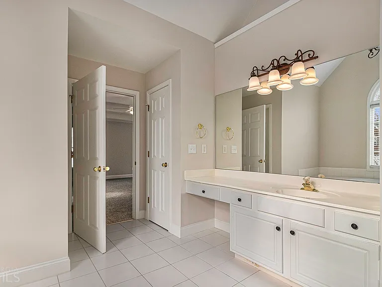 592 Kenion Forest Way — Photo 16