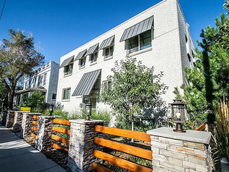 15 N Logan St — Photo 6