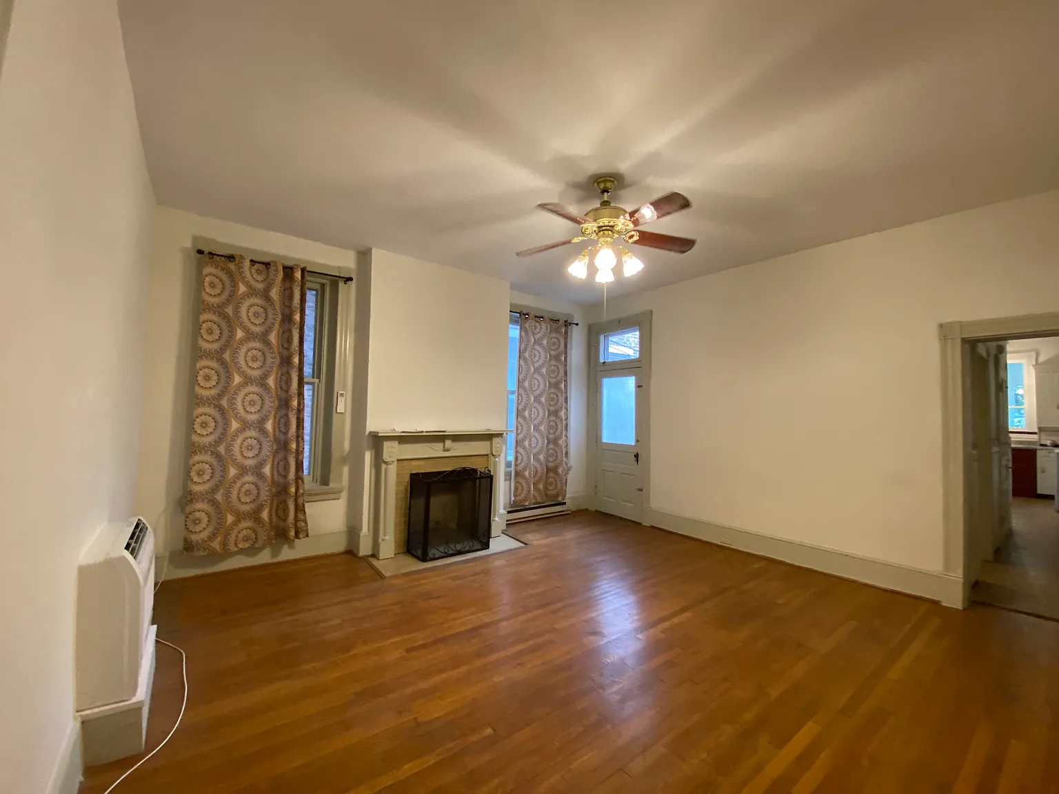 1 bed, 610 sqft, $1,450 — Photo 2