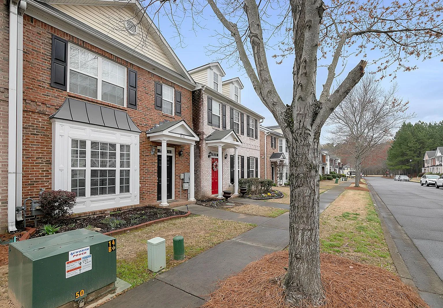 2 bed, 2.5 bath, 1394 sqft, $2,000 — Photo 2