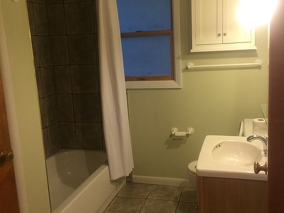 4th image of 610 Gibbs Ct