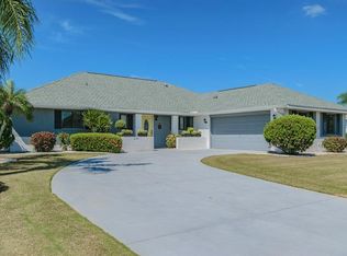 1118 El Rancho Dr, Sun City Center, FL 33573