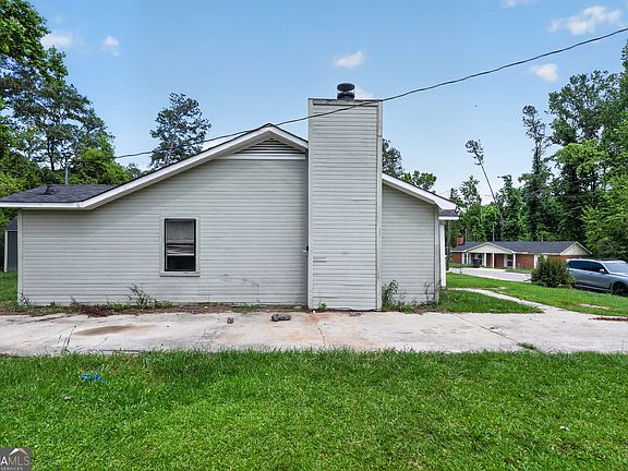 4th image of 3007 Mistletoe Ave