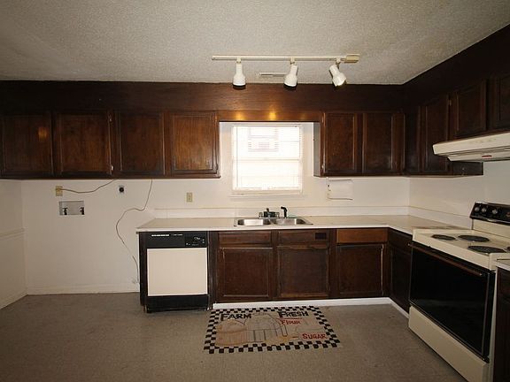 3rd image of 1307 Tralea Dr