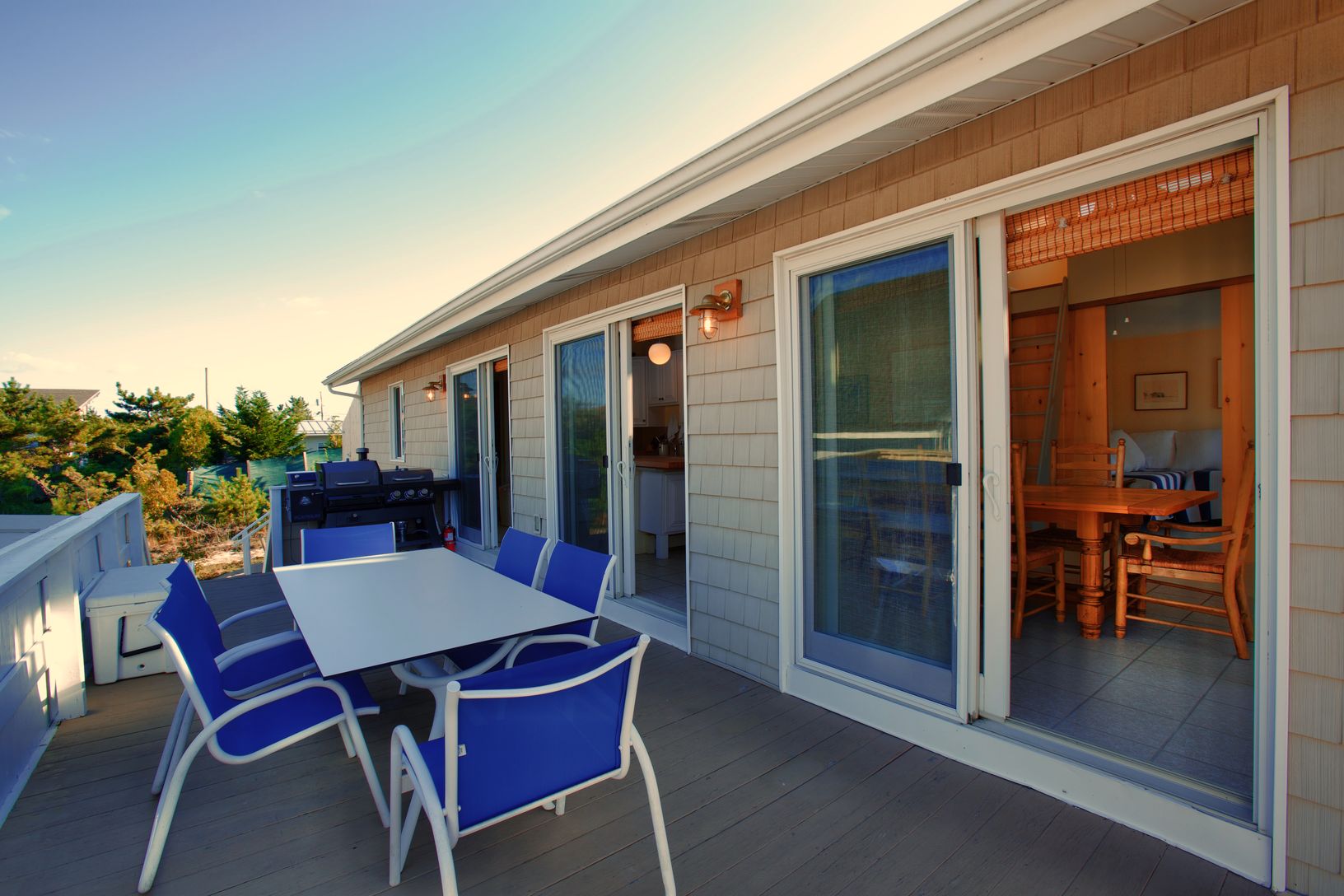  Outdoor Dining 1 