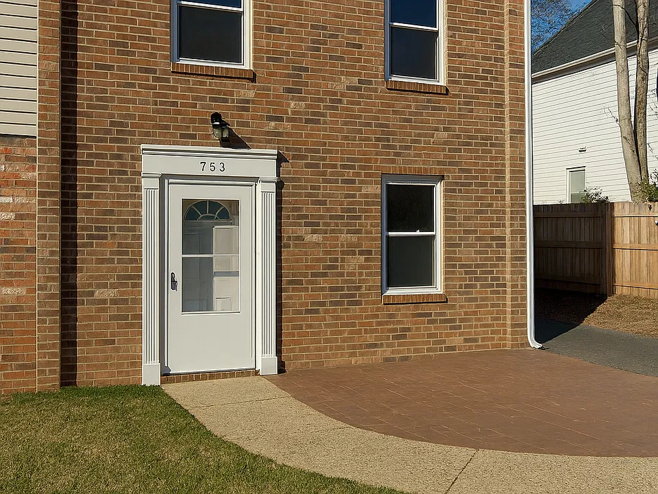 753 Orangedale Ave