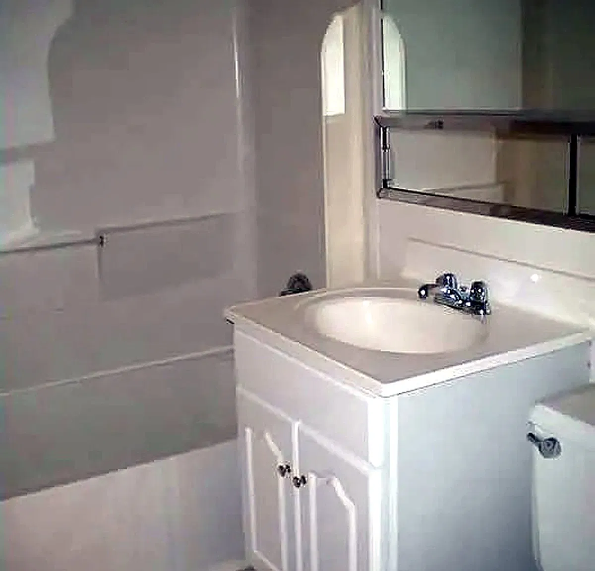 2 bed, 850 sqft, $1,650 — Photo 2