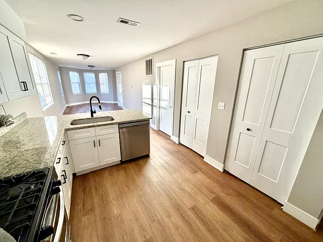 3 bed, 1200 sqft, $2,000 — Photo 3