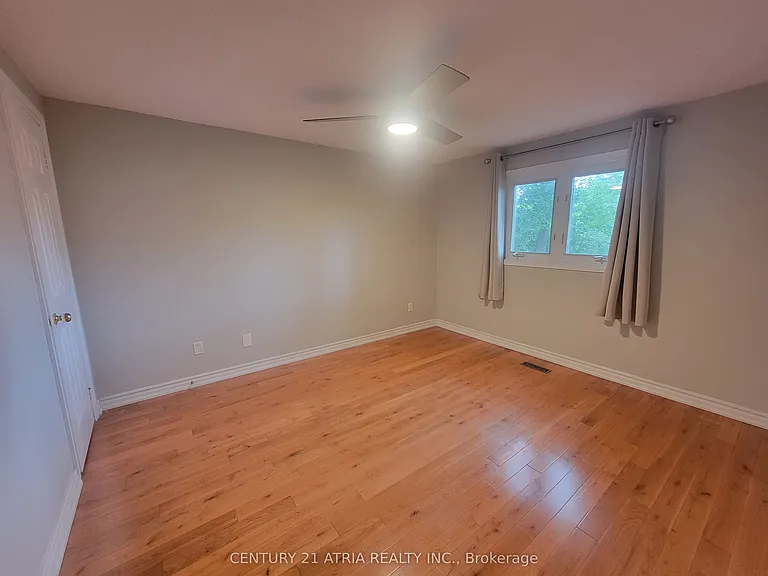28 Holsworthy Cres — Photo 23