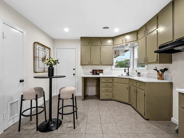 3621 Gorman Ave — Photo 8