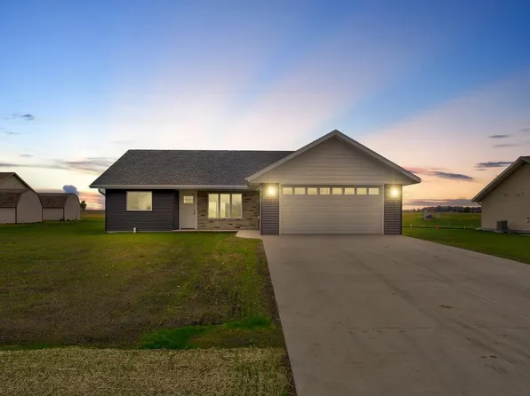 268 N Pond Dr, Jackson, MN 56143