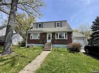 163 Queen Anne Rd, Bogota, NJ 07603