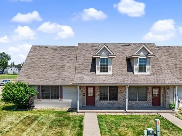 444 Celeste Cir, Blue Grass, IA 52726