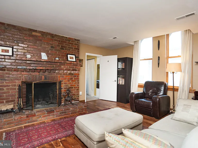 901 M St NW #401 — Photo 11