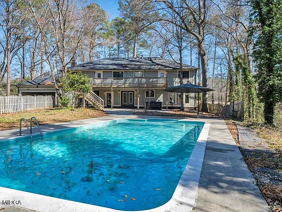 3rd image of 5256 Rivoli Dr