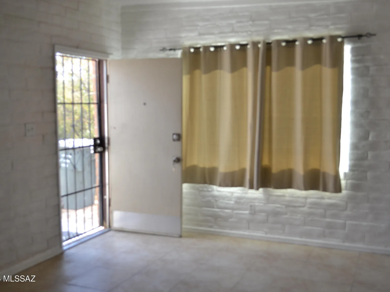 2 bed, 1.5 bath, 800 sqft, $1,200 — Photo 4
