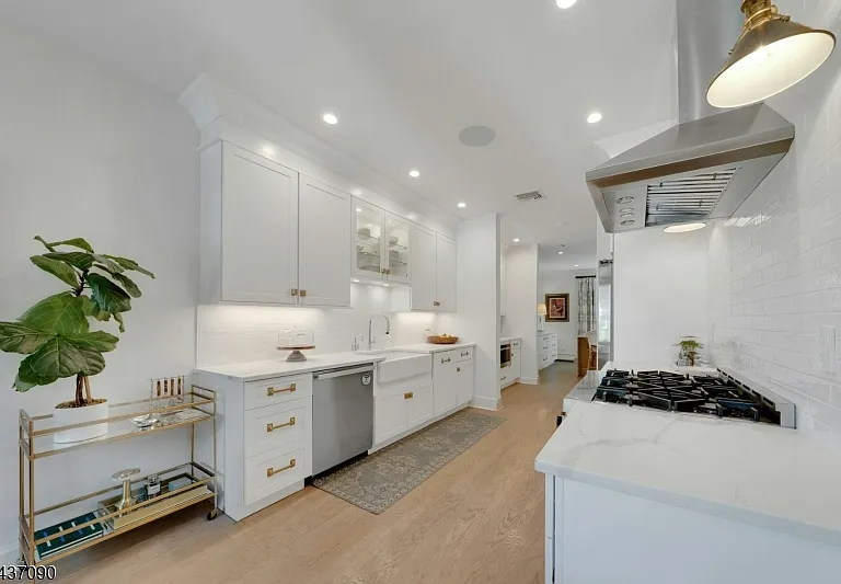 224 Barnstable Dr — Photo 14