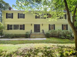 11 Tomahawk Ln, Greenwich, CT 06830