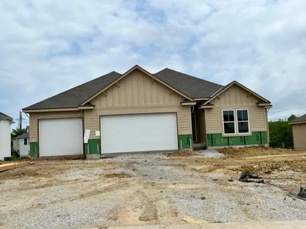 8305 NW 89th Ter, Kansas City, MO 64153