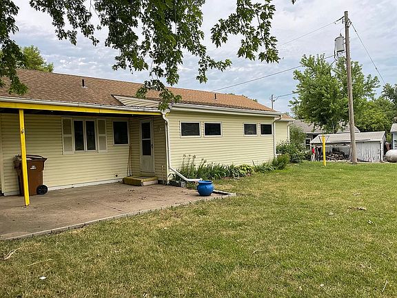 2nd image of 315 Circle Dr