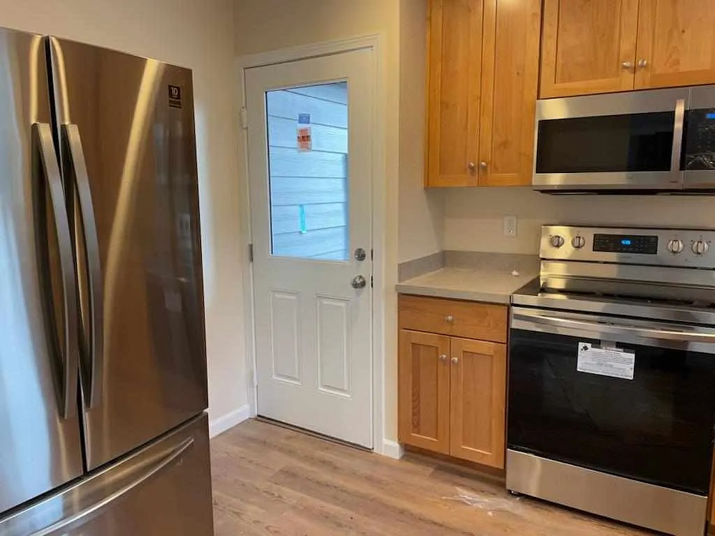 2 bed, 833 sqft, $2,300 — Photo 3