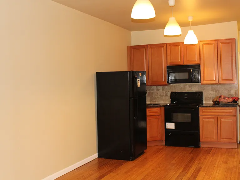 210 W Zeralda St #A — Photo 8