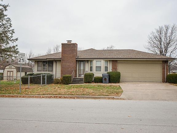 2nd image of 1256 E Bonaire Dr