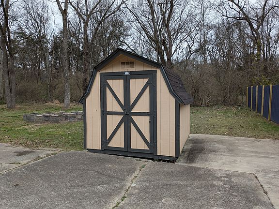 4th image of 3939 Creekside Dr